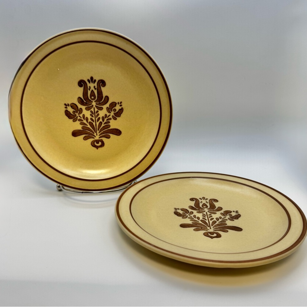 Village pattern by Pfaltzgraff bread plates set of 2